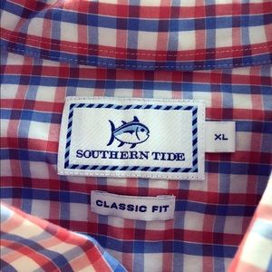 Southern Tide Men’s button down casual shirt